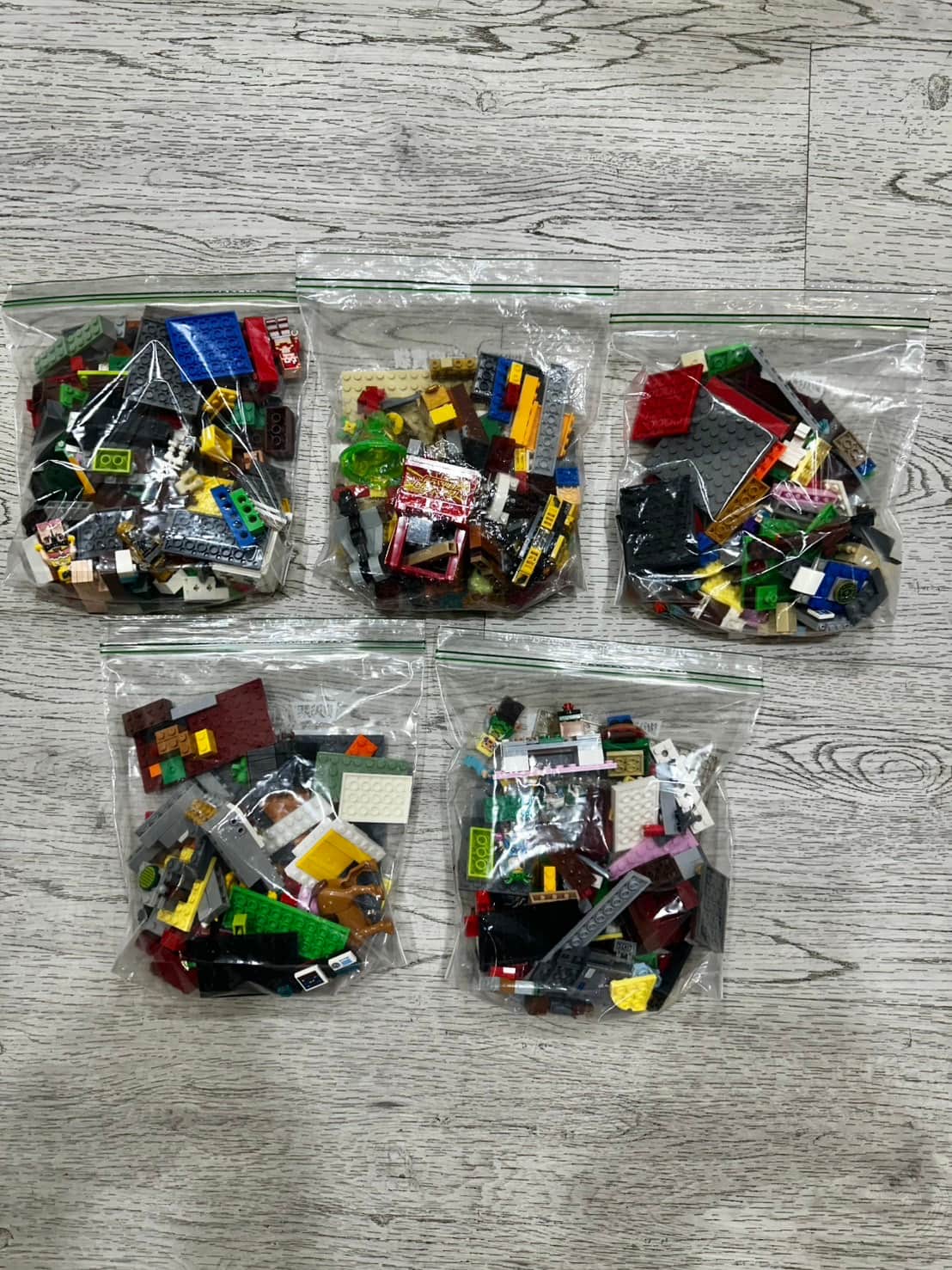 兒童綜合玩具與教具大禮包（含積木、拼圖、桌遊及裝扮服飾）