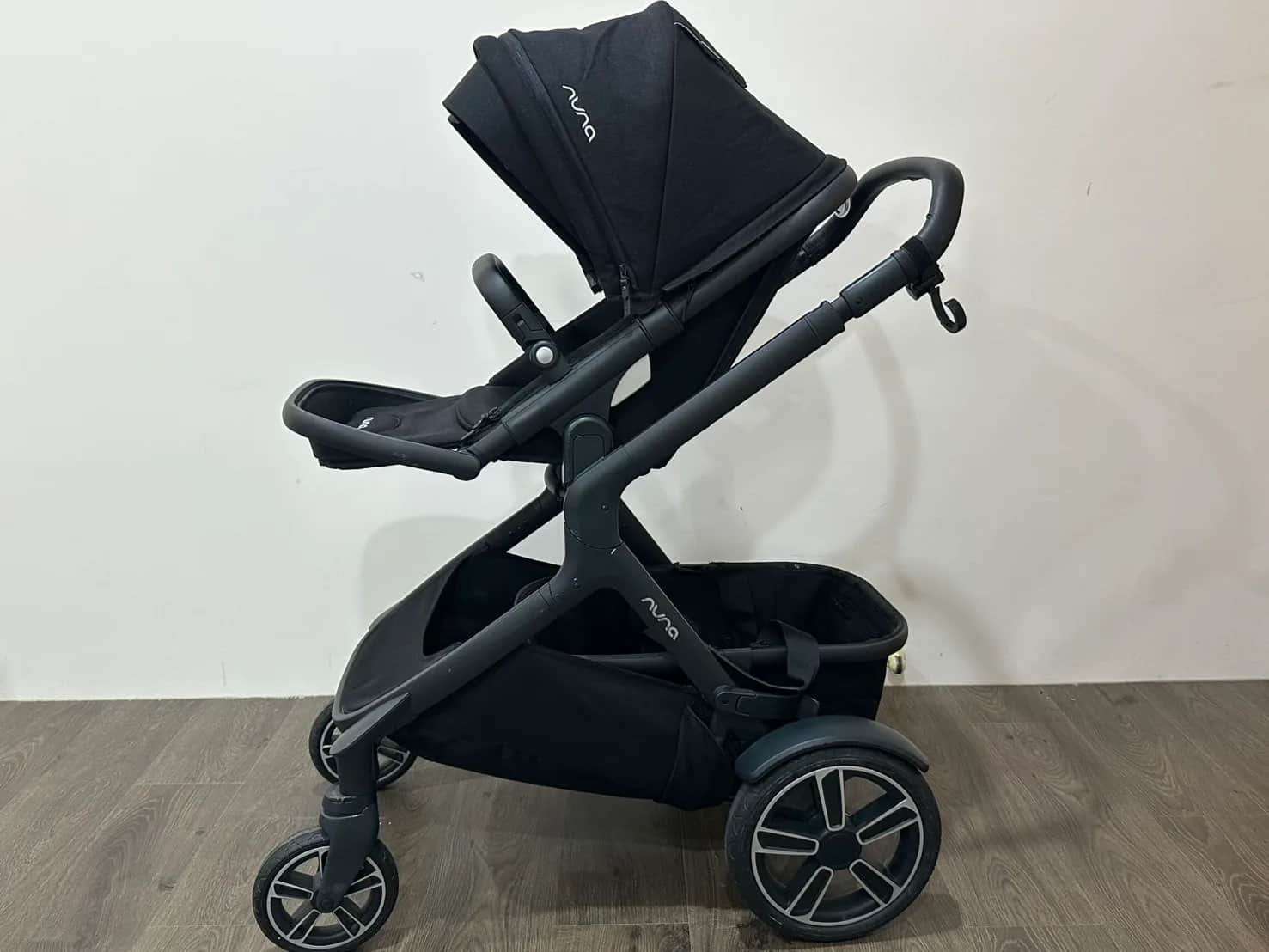 Nuna demi grow 雙人雙向推車